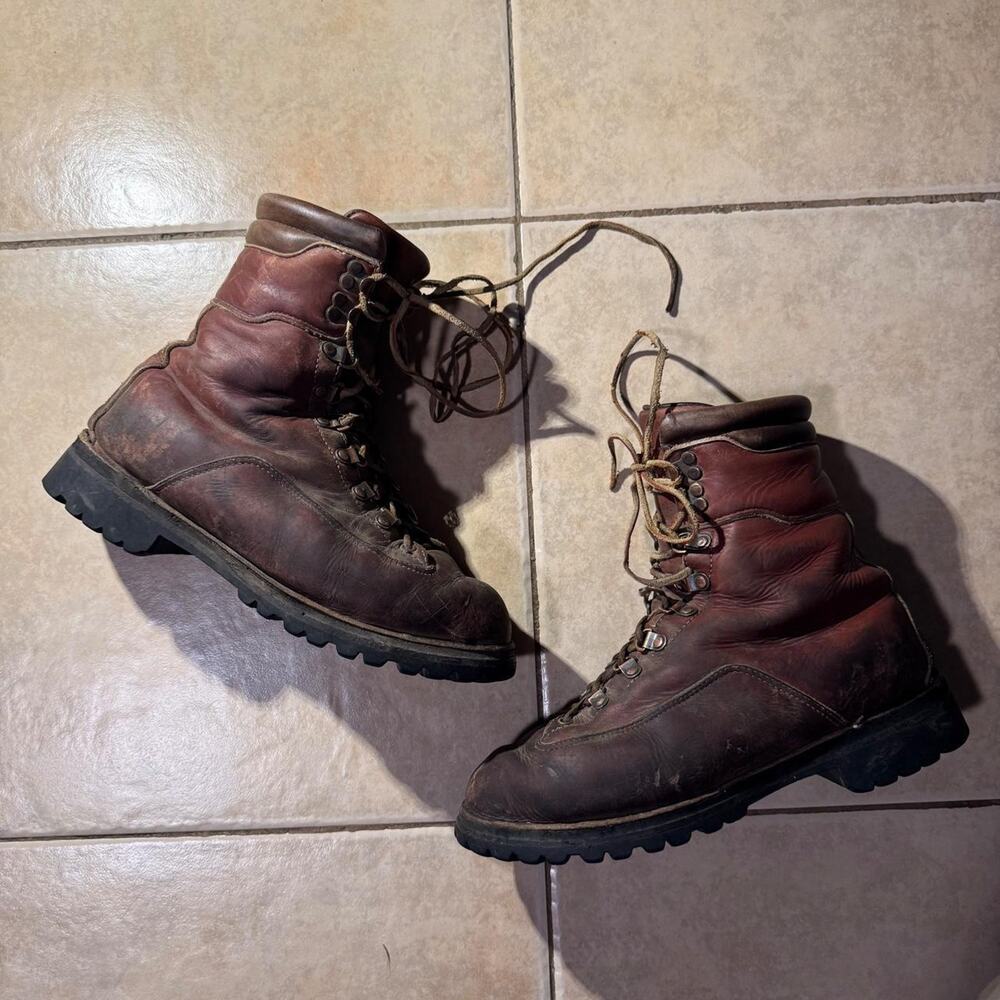 Vintage danner leather hiking lace Boots Size 9.5 in Mens